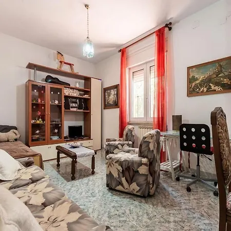 Restful In Near Seabeach, City Centre