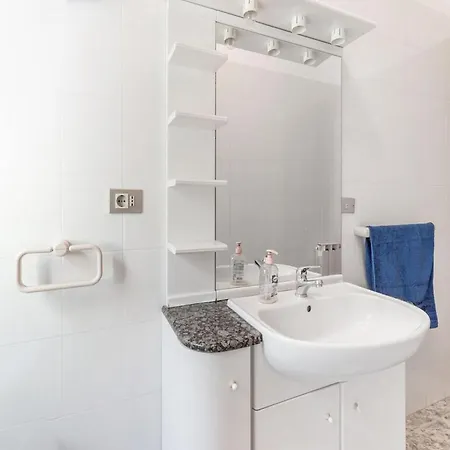 Restful In Near Seabeach, City Centre